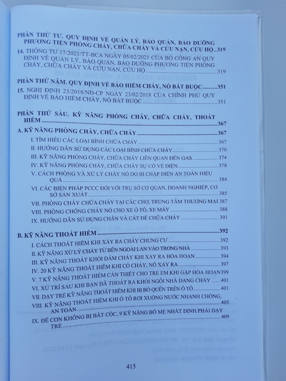 KỸ NĂNG PHÒNG CHÁY CHỮA CHÁY THOÁT HIỂM - QUY ĐỊNH PHÁP LUẬT VỀ PHÒNG CHÁY CHỮA CHÁY CỨU NẠN CỨU HỘ TRONG CƠ QUAN, ĐƠN VỊ HÀNH CHÍNH SỰ NGHIỆP, DOANH NGHIỆP VÀ HỘ GIA ĐÌNH