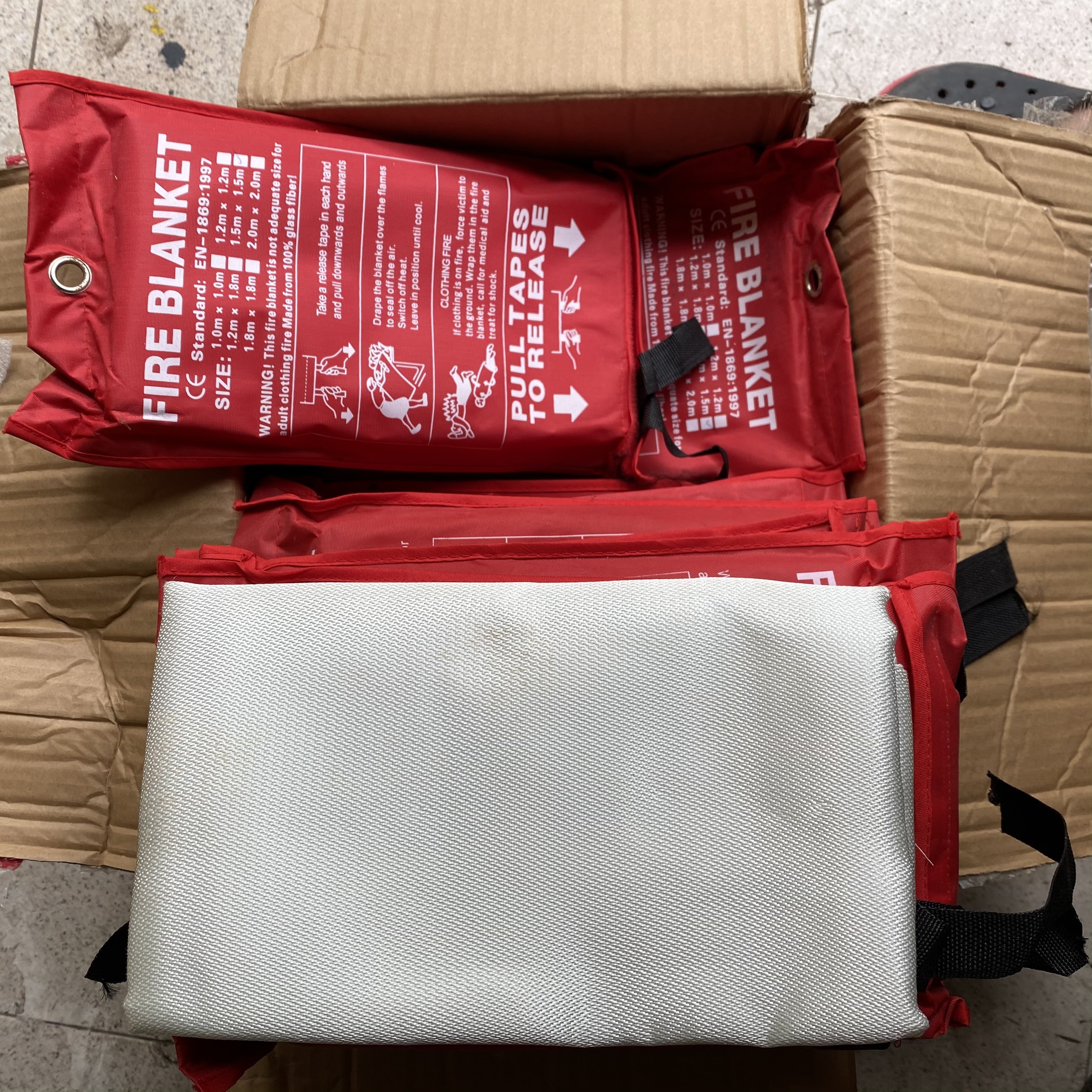 Chăn chữa cháy sợi thuỷ tinh 1M X 1M