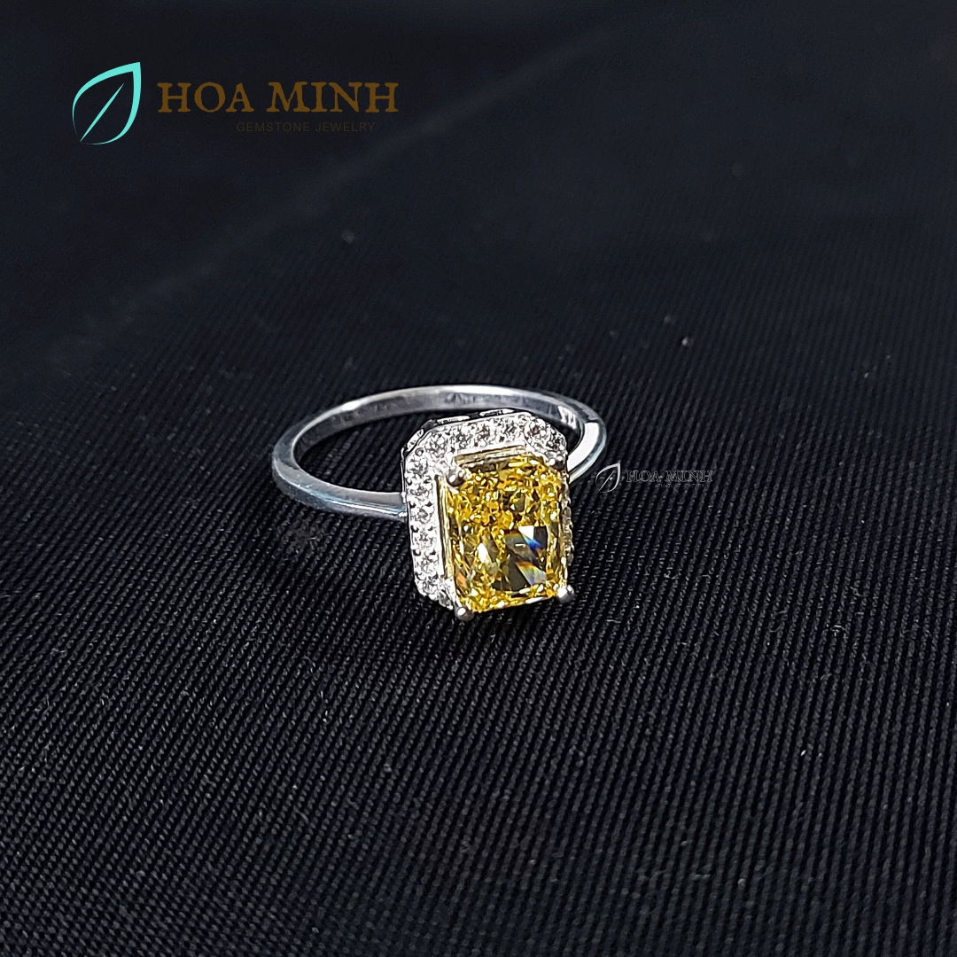 Nhẫn bạc đính đá thạch anh Nam Phi màu vàng shape chữ nhật size 6x8 li bọc xoàn xinh xắn sang trọng