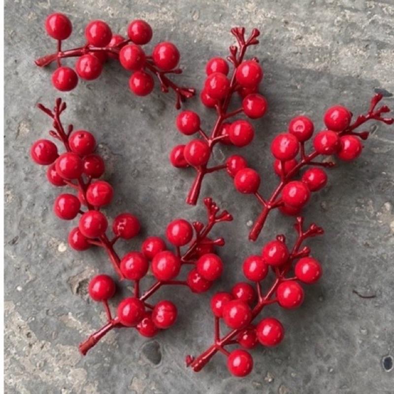 5 chùm quả bóng đỏ trang trí