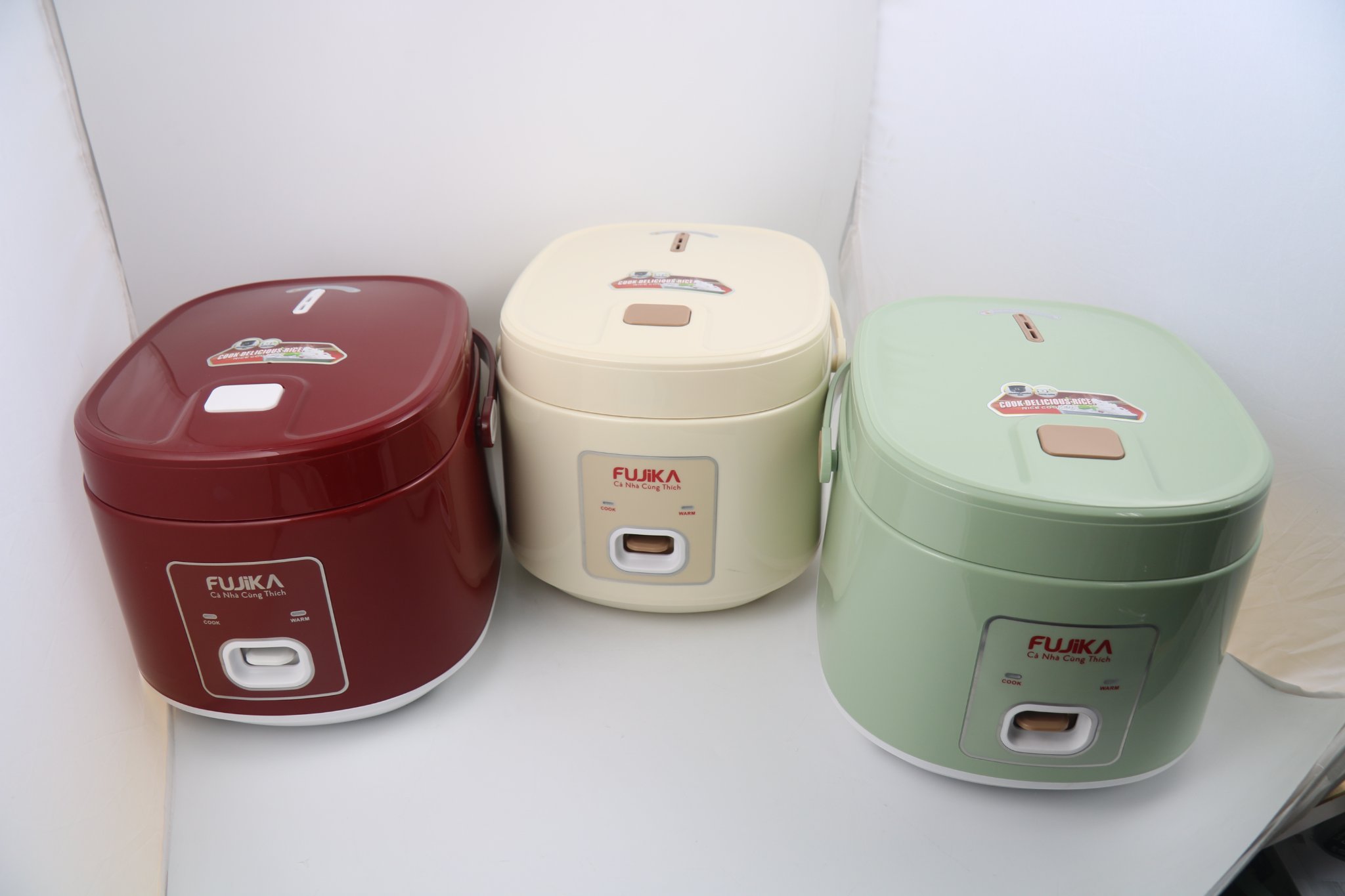 Nồi Cơm Điện Lòng Niêu FUJIKA FJ-NC1818 - Màu Ngẫu Nhiên - Hàng Chính Hãng