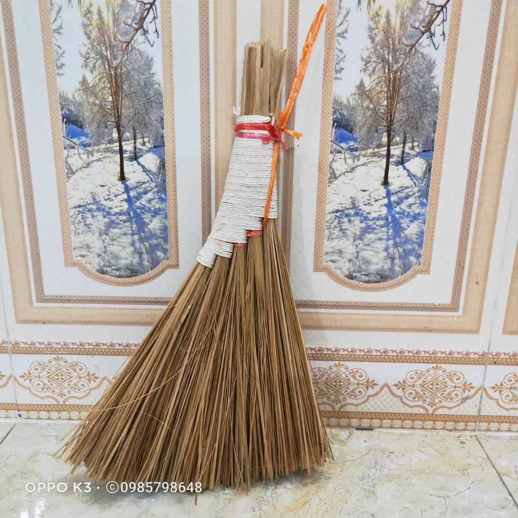 Chổi rễ quét sân vườn dài 50cm