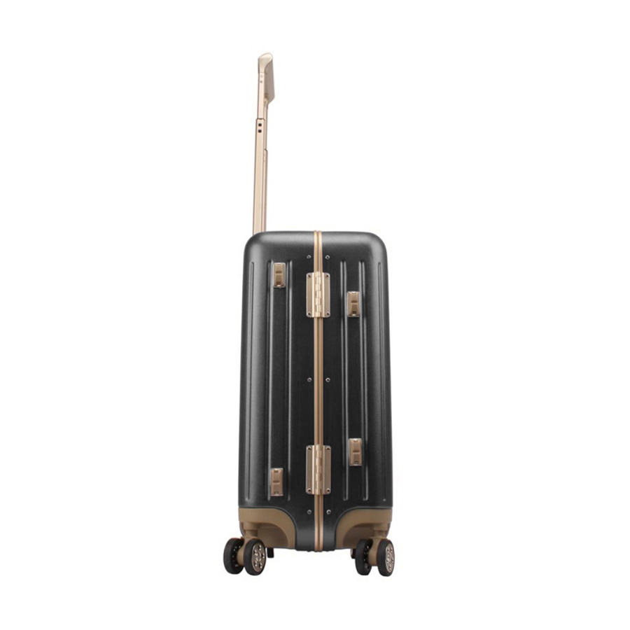 Vali kéo Monaghan TRAVELER'S CHOICE - MỸ :Vali kéo làm từ nhựa Polycarbonate và khung Aluminum bền chắc Thiết kế cổ điển sang trọng, tinh tế Cần đẩy vali chắc chắn, có thể thay đổi độ cao