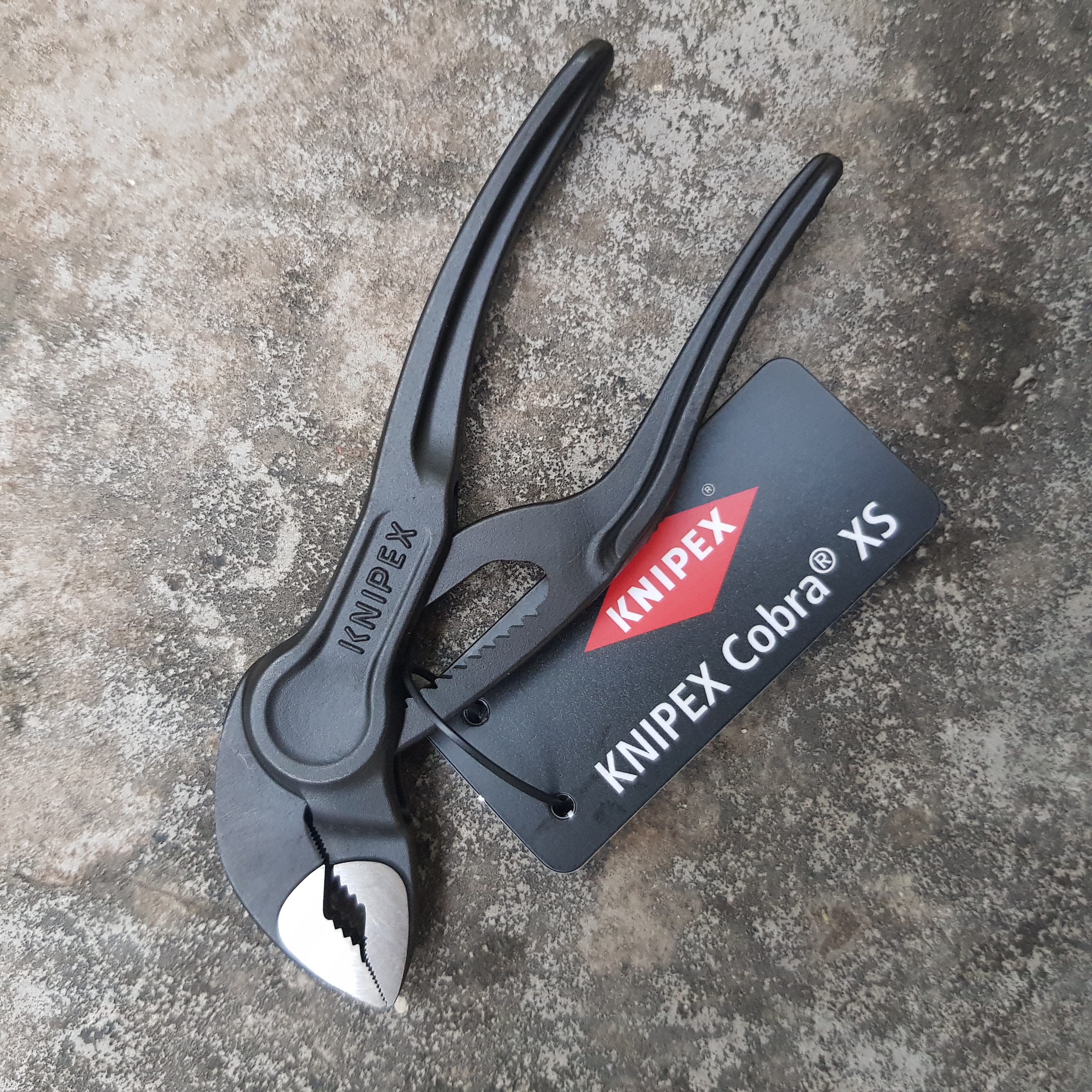 Kìm nước mỏ quạ Knipex Cobra XS dài 100mm mở đến Ø28 mm mã 87 00 100