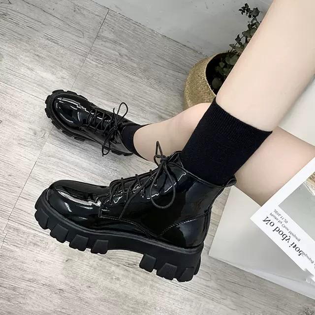 Giầy boots nữ cổ lửng phong cách Hàn Quốc da bóng, da lỳ độn đế siêu hottrend