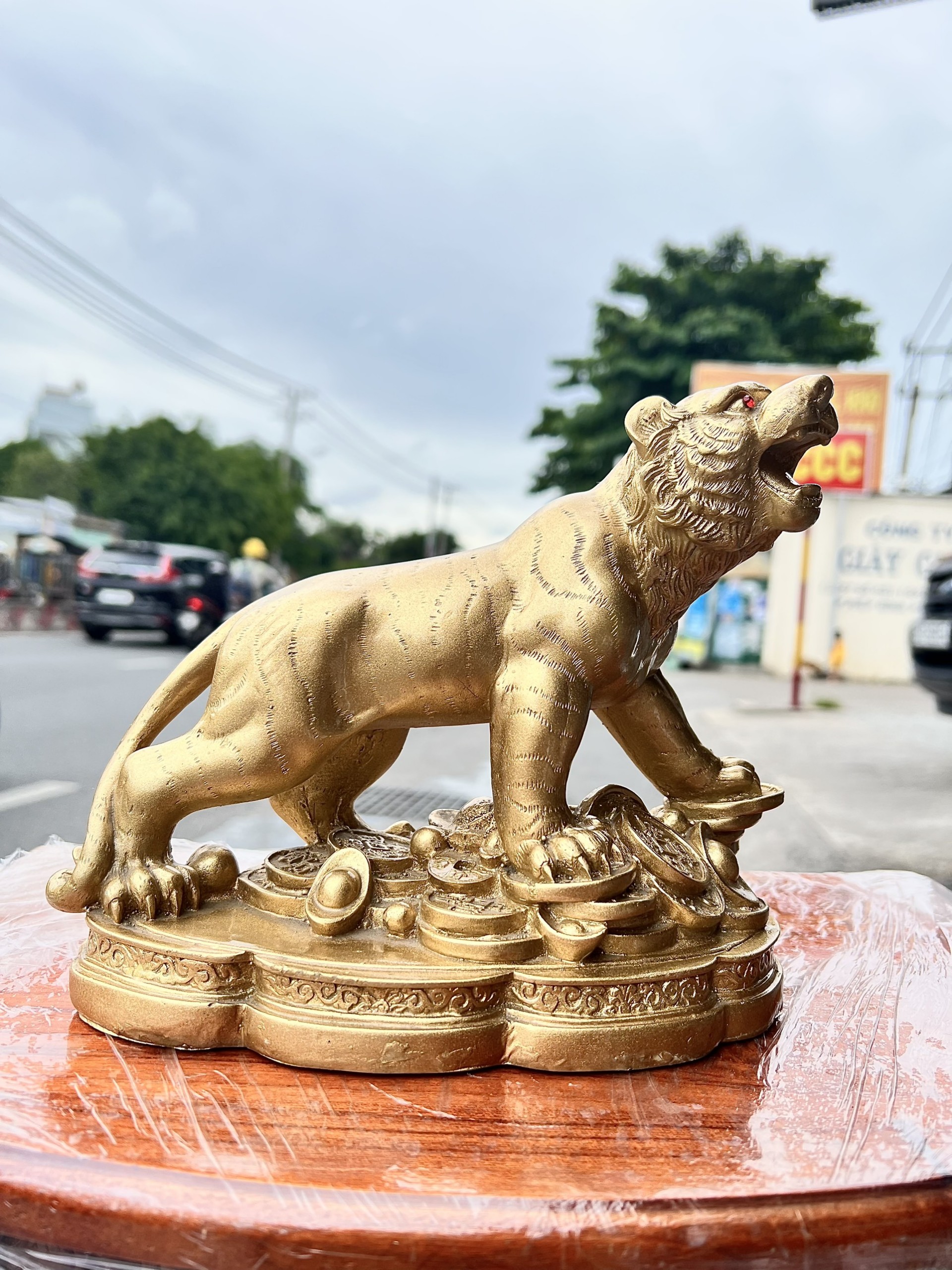 Tượng Hổ Phong Thủy bằng bột đá cao 17cm
