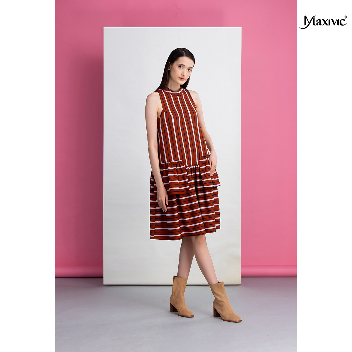 Đầm sọc nâu babydoll tay liền, tùng đắp Maxivic M022318