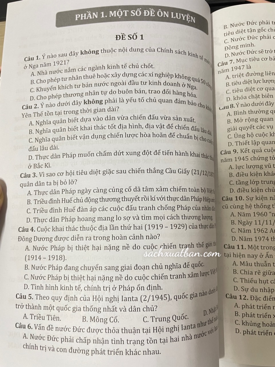 Sách Bộ đề tuyển chọn ôn thi tốt nghiệp THPT bài thi Khoa học xã hội