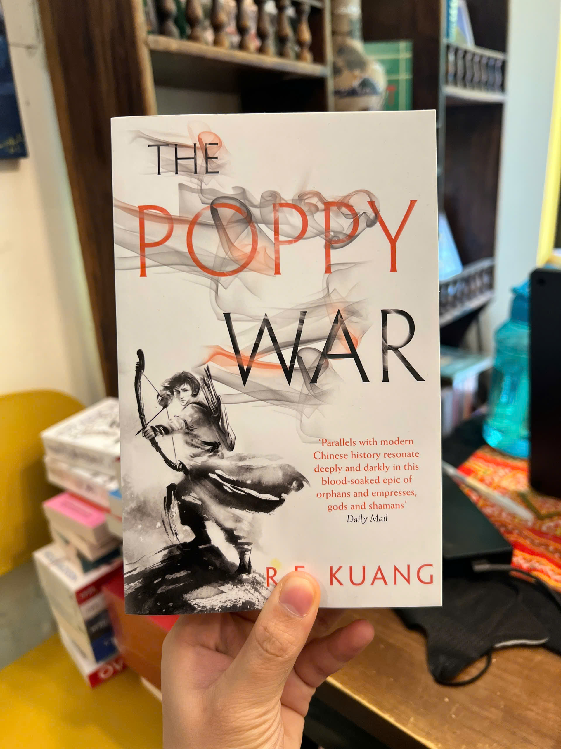 Sách - The Poppy War by R.F. Kuang (Book #1) | Fantasy / Historical Fiction / Ngoại văn Nhập khẩu UK