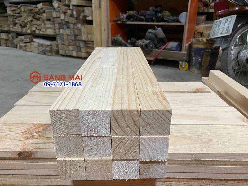Thanh gỗ thông vuông 4cm x 4cm x dài 50cm + láng mịn 4 mặt