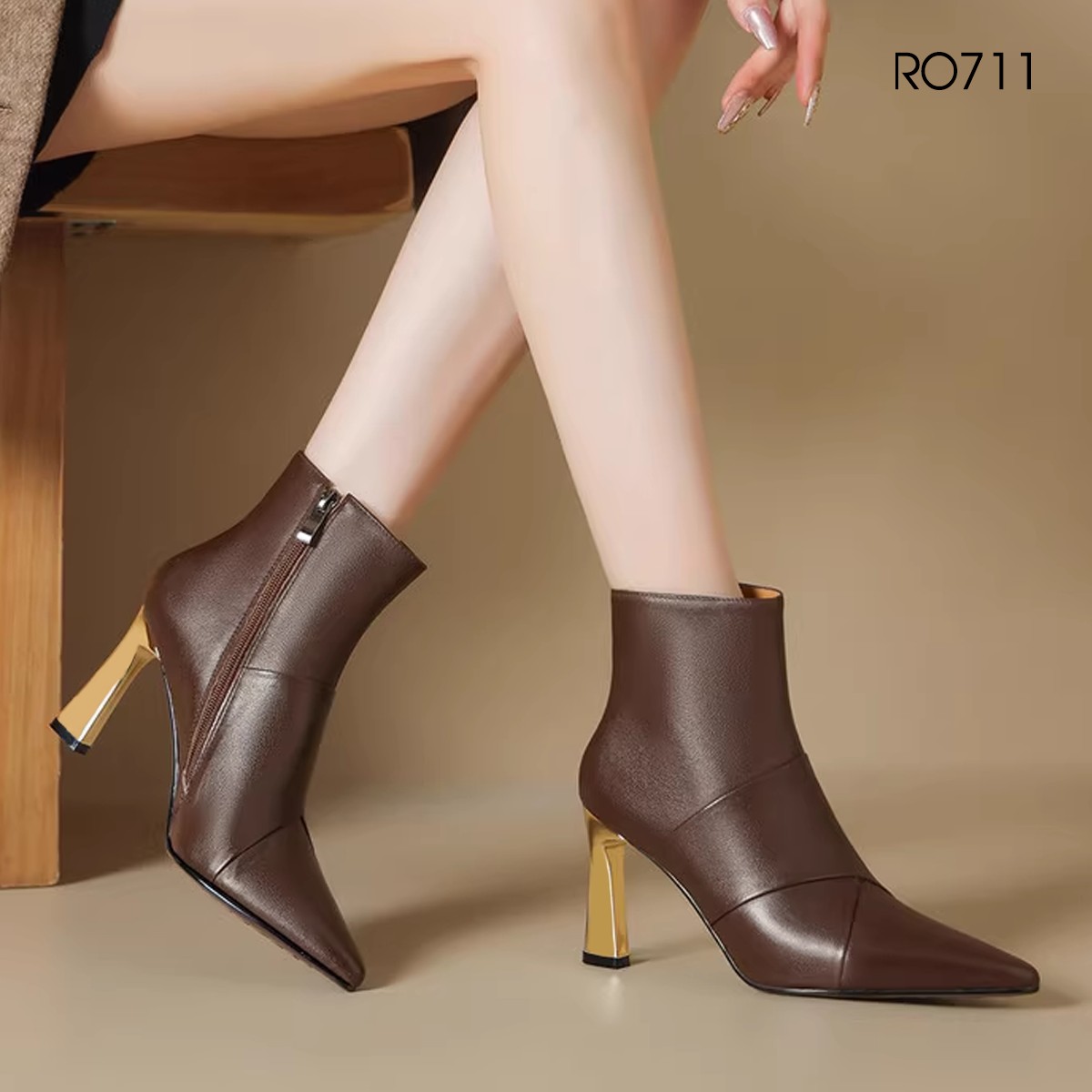 Boots thời trang nữ gót nhọn, da lì cao cấp ROSATA RO711- 9p - BKSTORE