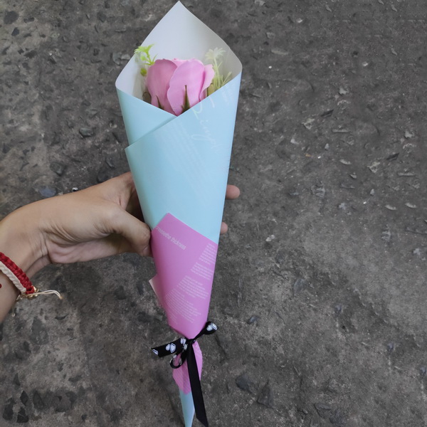 Hoa hồng sáp 1 bông V.4, quà tặng valentine, quà tặng 8/3, quà tặng phụ nữ, lãng mạn - Màu ngẫu nhiên