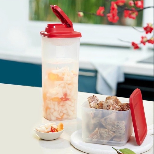 Bình Nước Tupperware Slim Line (2L)