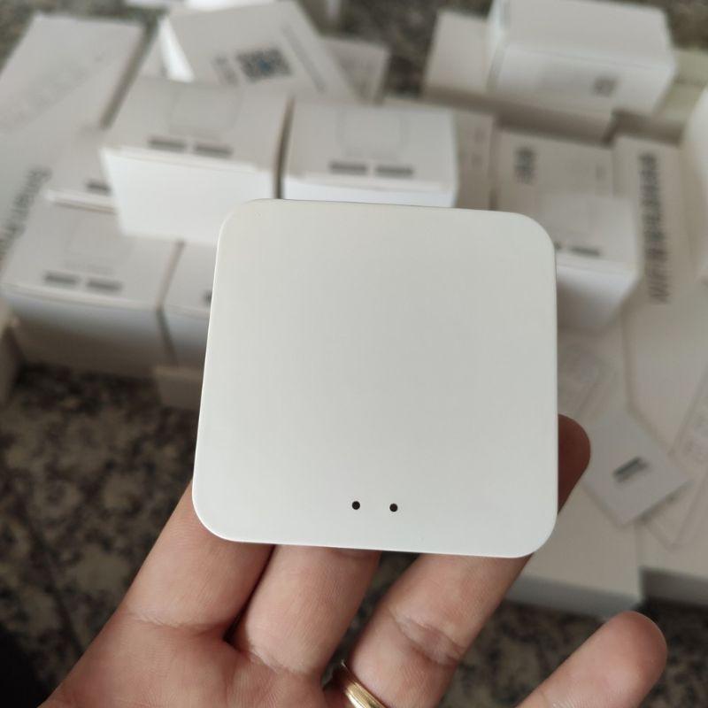 Bộ trung tâm sóng zigbee kết nối wifi hệ Tuya