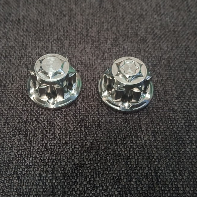2 ốc salaya vặn đùm trước sau cho xe raider satria