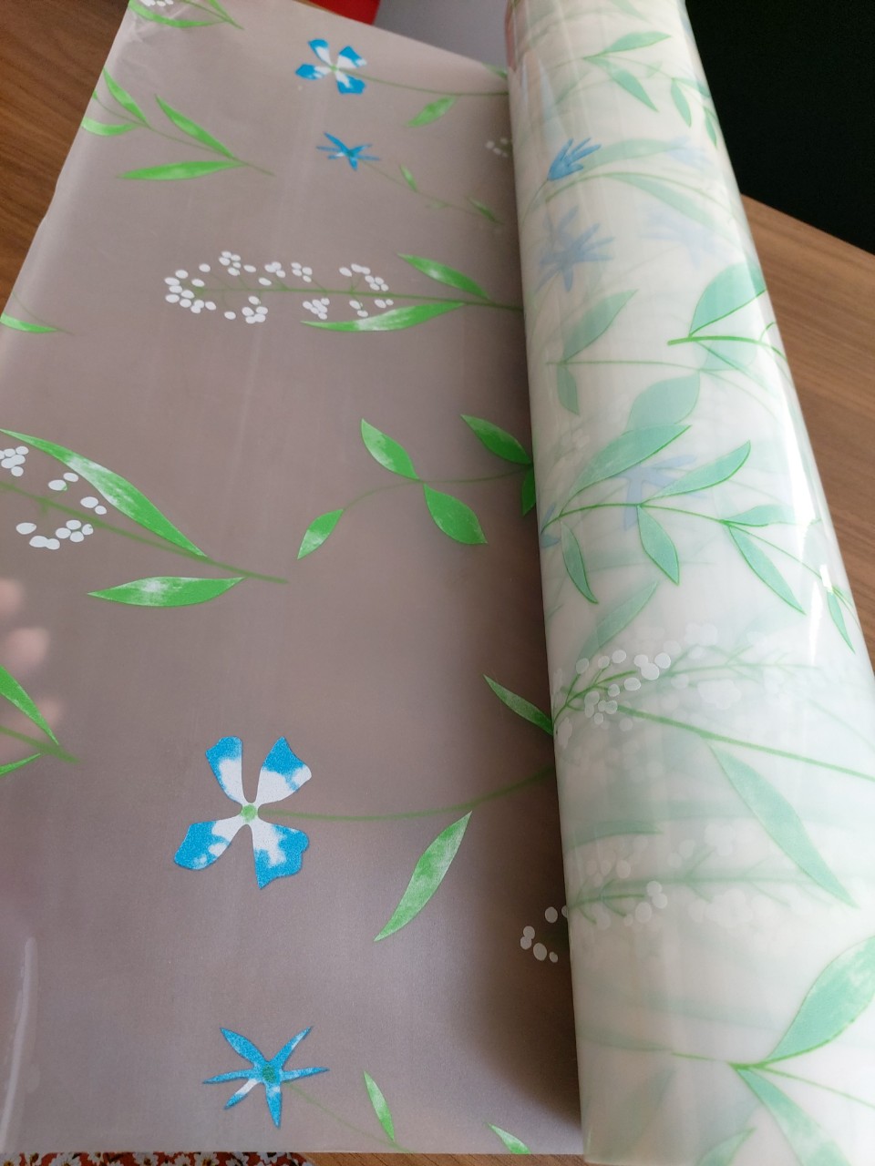 Cuộn 5met giấy dán kính Cỏ Hoa lá khổ dài 5met x rộng 60cm