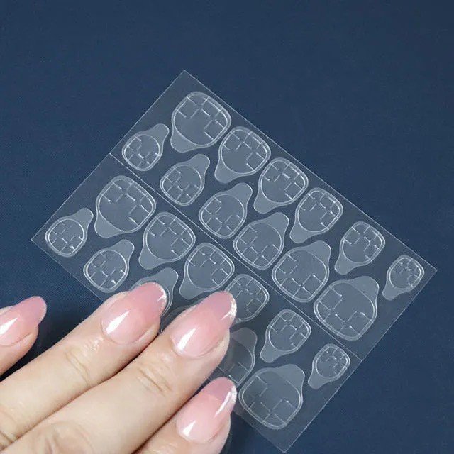 Keo Dán Móng Giả gồm 24 miếng