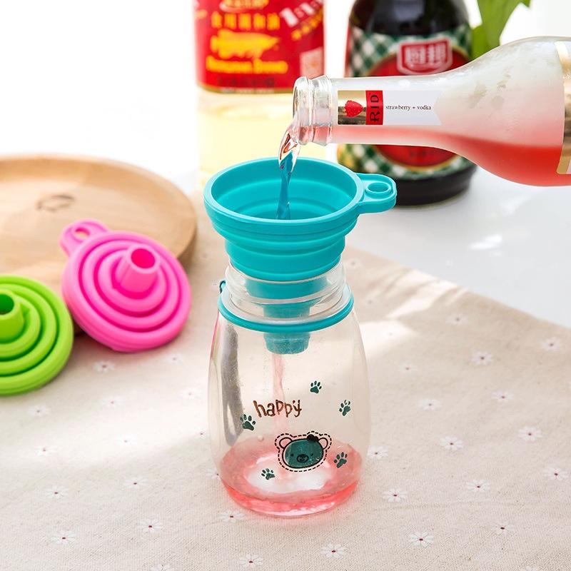 Phễu silicone dạng gấp gọn đa năng tiện lợi