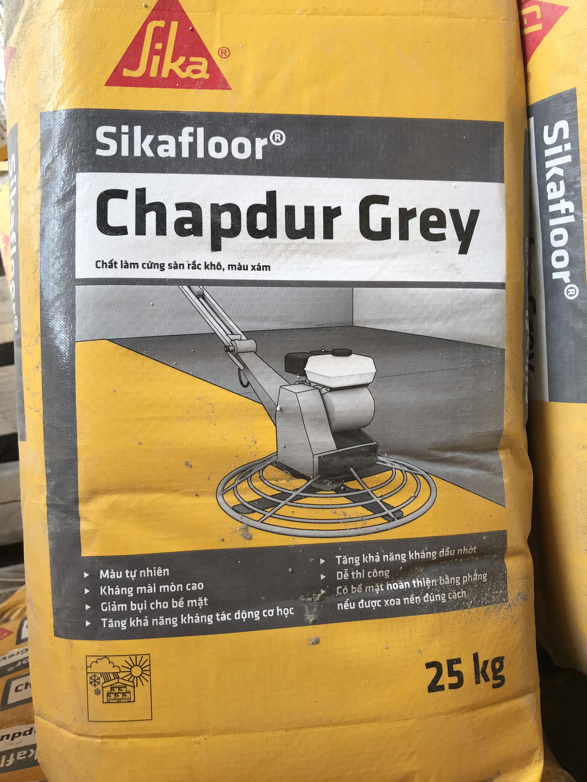 Bột xoa nền chống mài mòn, giúp tăng cứng bề mặt bê tông màu xám - Sikafloor Chapdur Grey (bao 25kg)