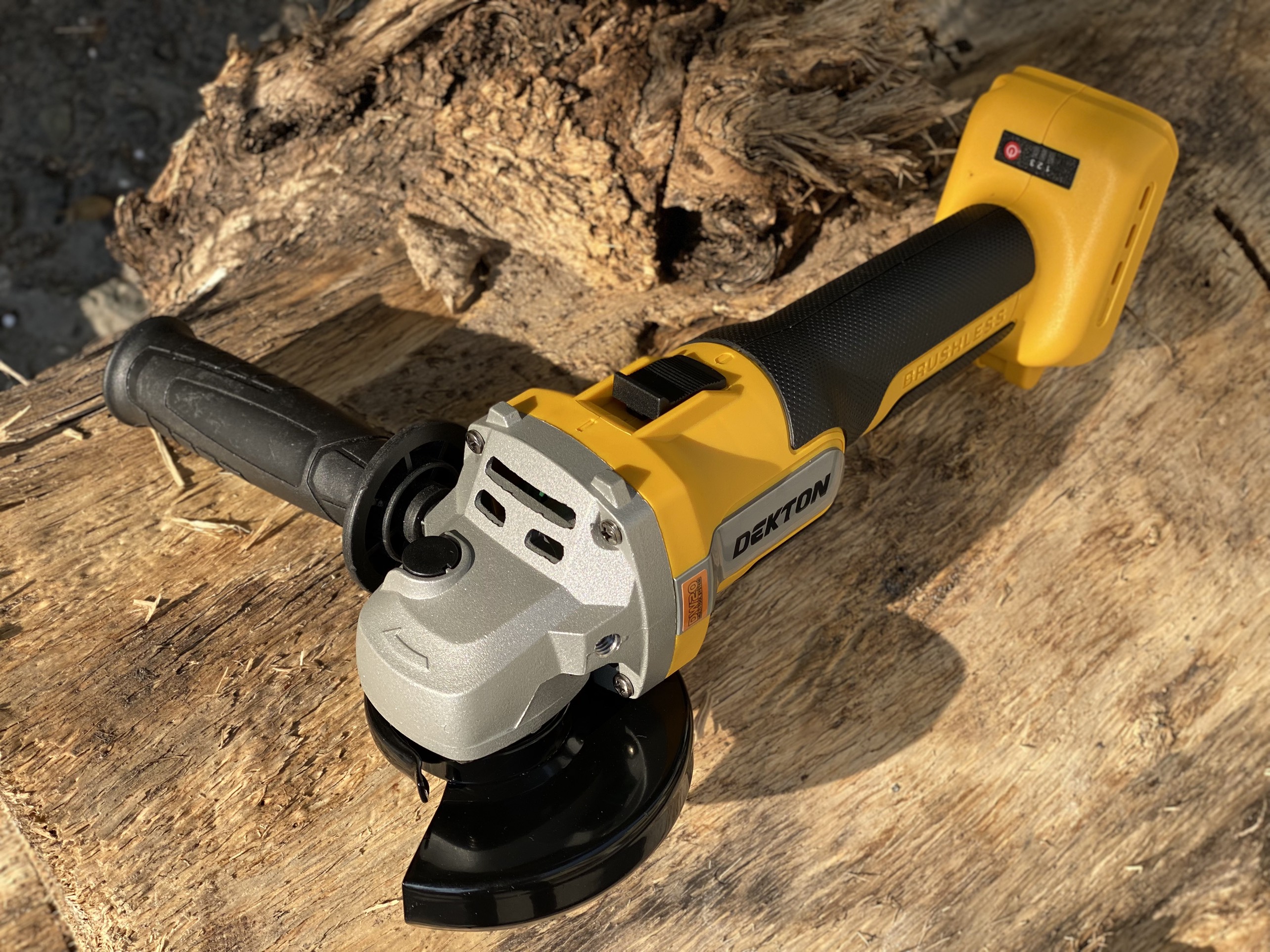 Thân máy mài góc pin Dekton DW20 AG100S chân pin Dewalt (Không pin sạc)