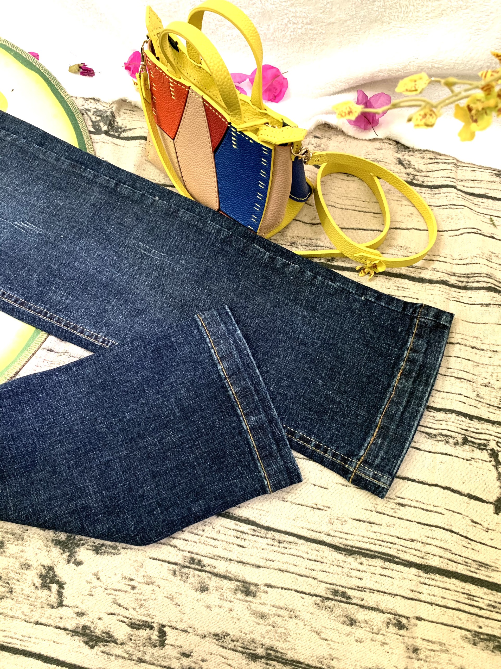 Quần jeans suông lỡ xanh đậm