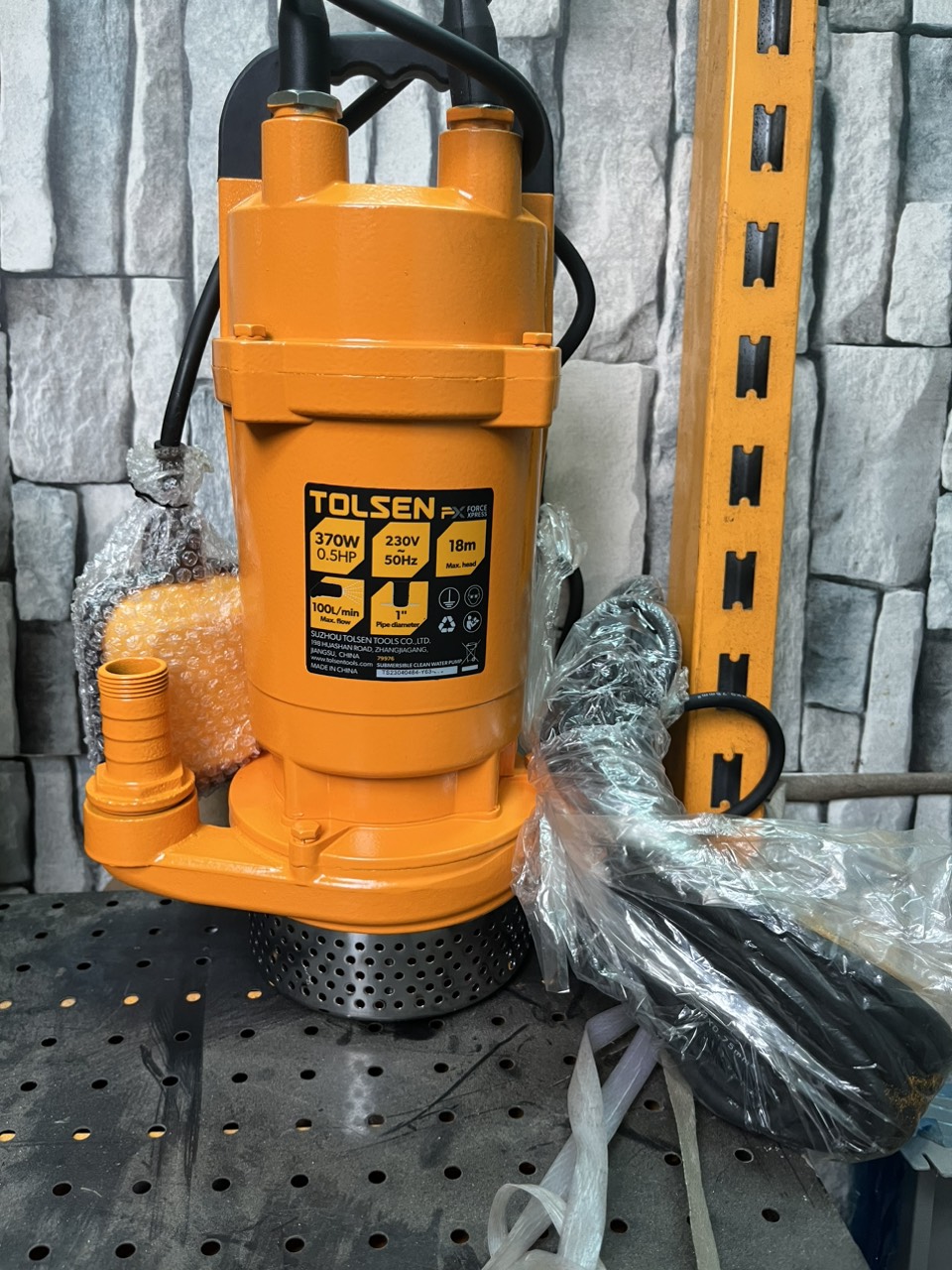 MÁY BƠM CHÌM NƯỚC SẠCH 370W-0.5HP TOLSEN 79976- HÀNG CHÍNH HÃNG