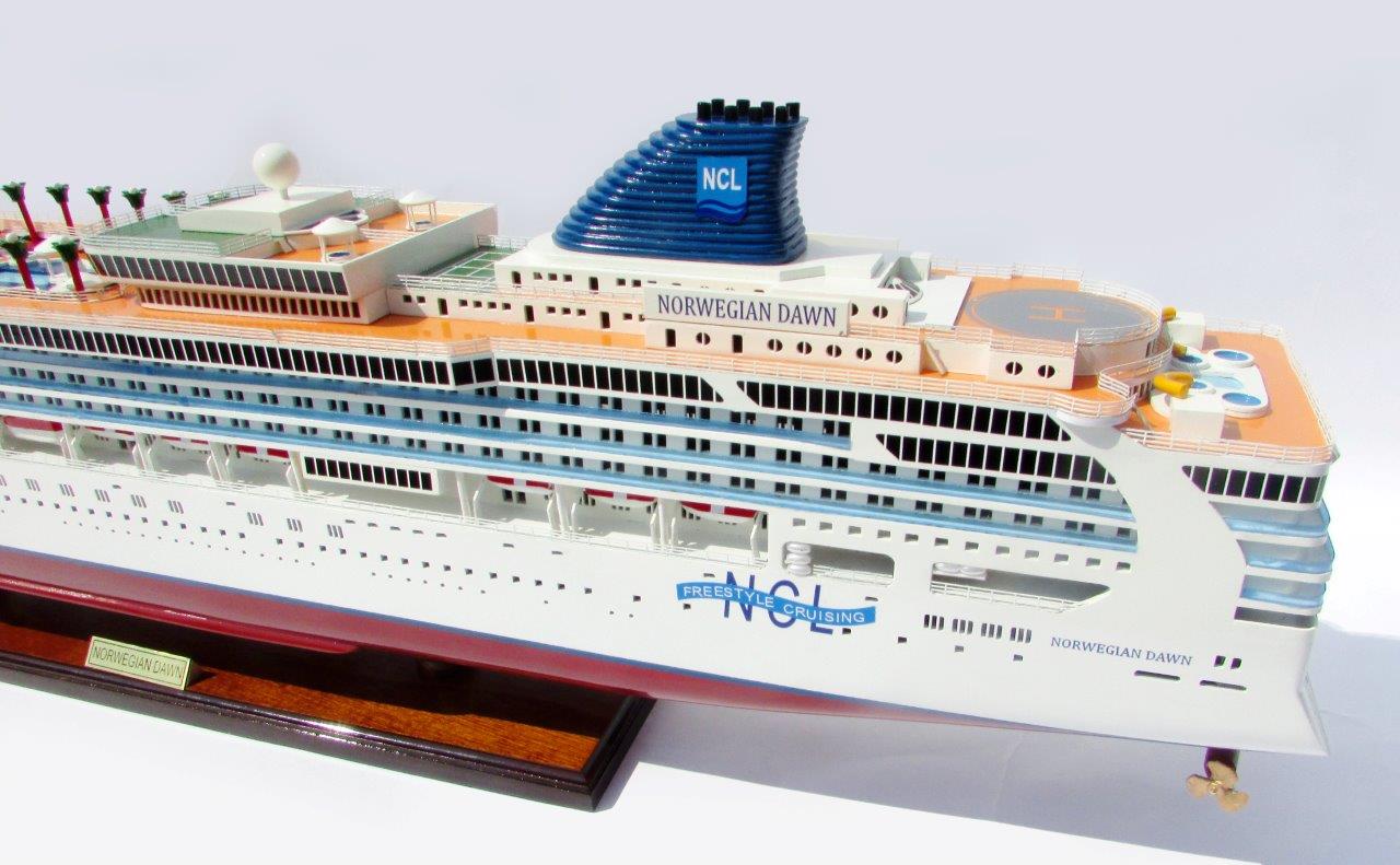 Mô hình thuyền du lịch NORWEGIAN DAWN - 100cm