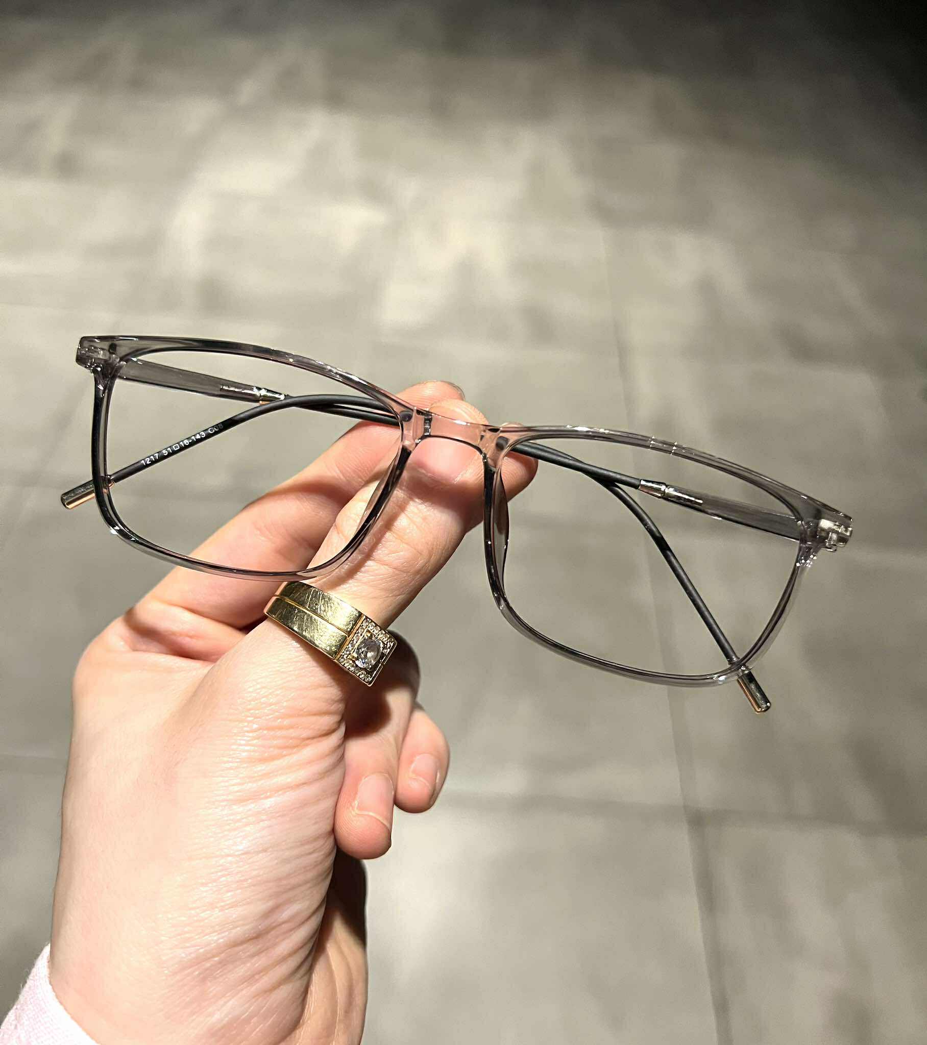 Kính mắt chữ nhật gọng nhẹ thời trang cho nam nữ