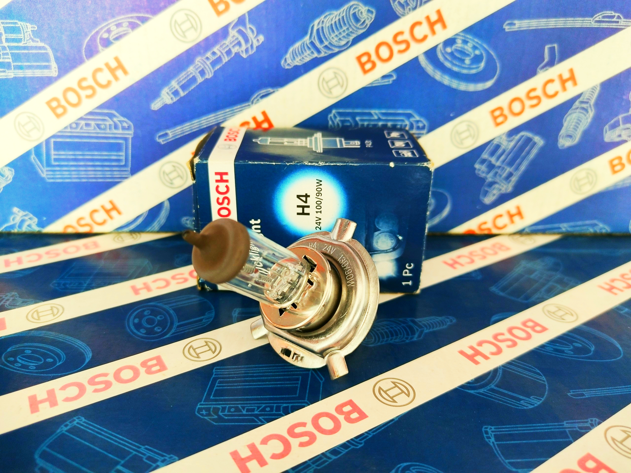 Bóng Đèn Xe Tải Bosch H4 24V 100/90W