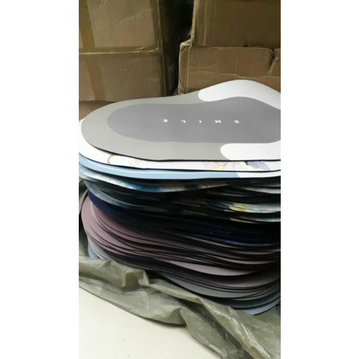 Thảm lau chân chống trượt, vải Nappa thấm hút tốt 40x60cm màu và chữ ngẫu nhiên