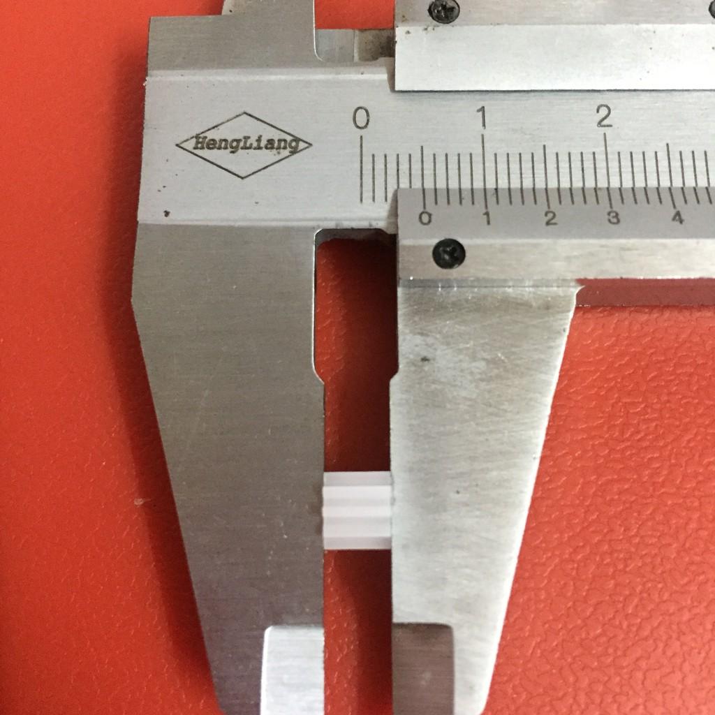 Bánh răng nhựa 10 răng lỗ trục 2 mm dùng để nối trục động cơ trục ô tô