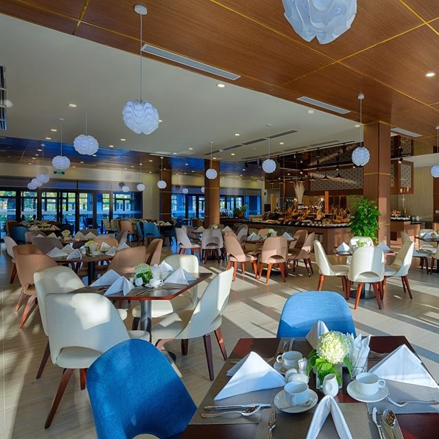 Royal Lotus Resort 4* Hạ Long - Gói 02 Bữa Ăn, Hồ Bơi Ngoài Trời, Hồ Bơi Trong Nhà, Bãi Biển Riêng, Không Gian Xanh