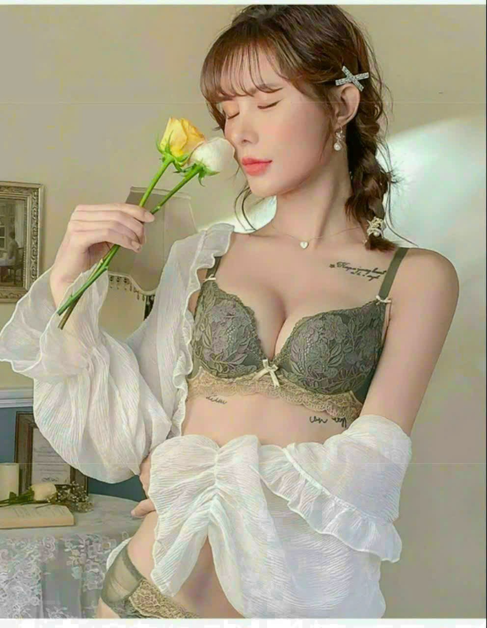 Bộ Đồ Lót Hoa Trà Ren Hoa Không Gọng Mút Vừa Nâng Ngực Đẹp