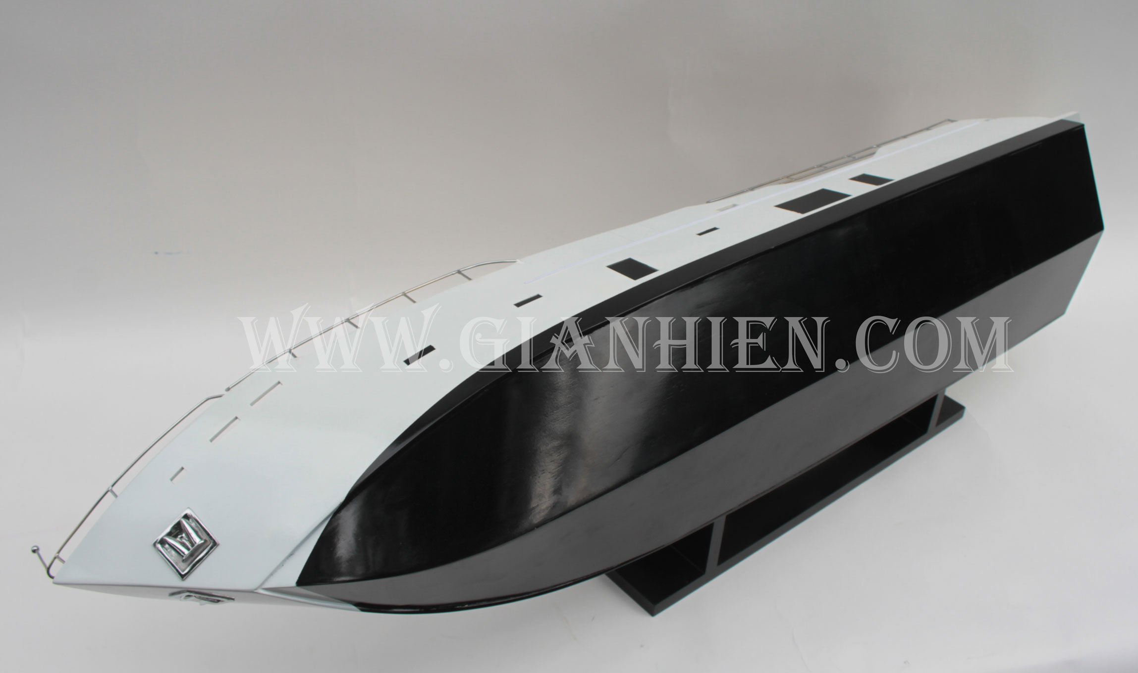 Mô hình Du Thuyền hiện đại PRINCESS SUPERYACHTS 30M (White Black) 90cm (Giá xưởng)