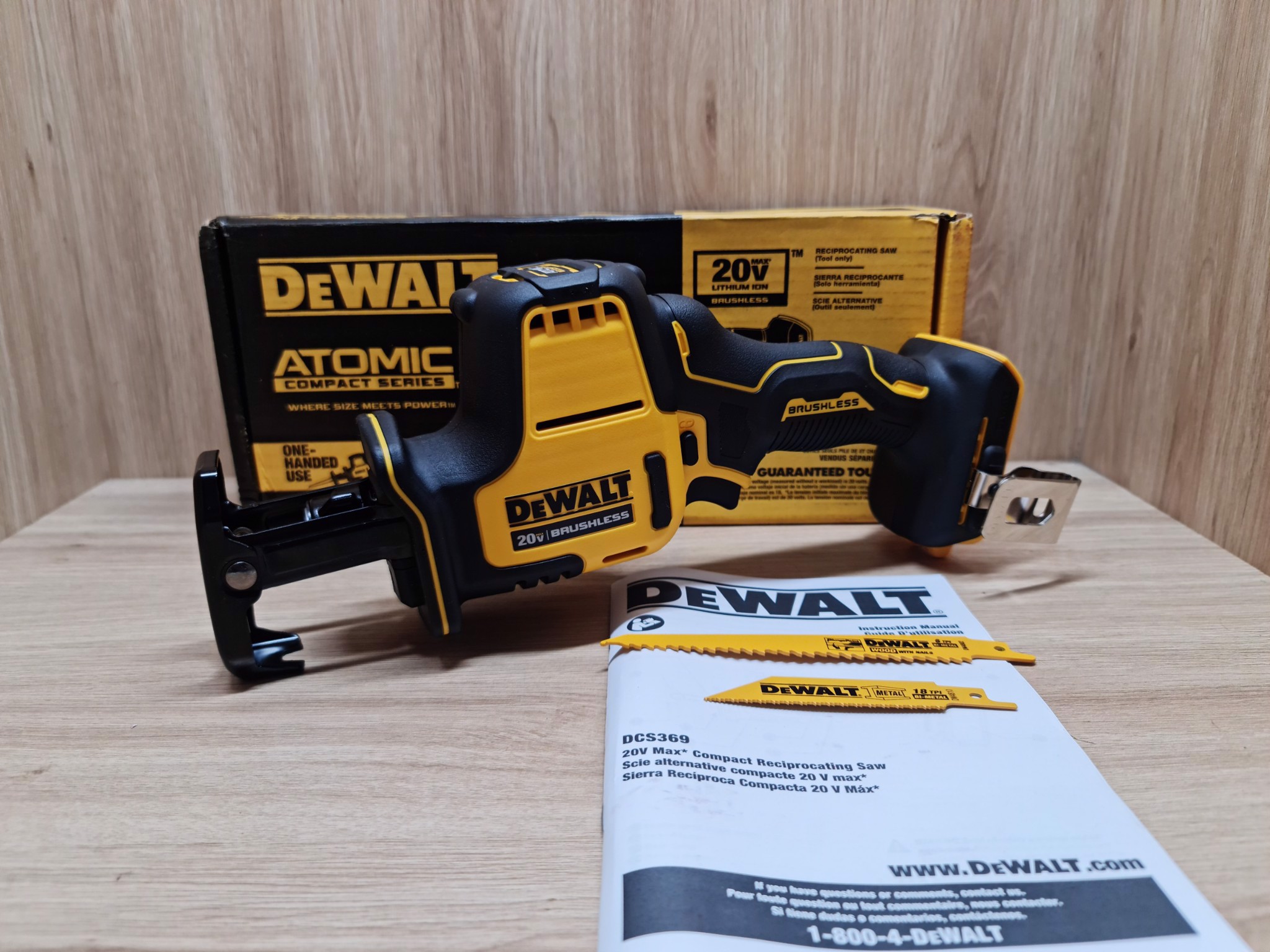 Máy Cưa Kiếm Dewalt DCS369N