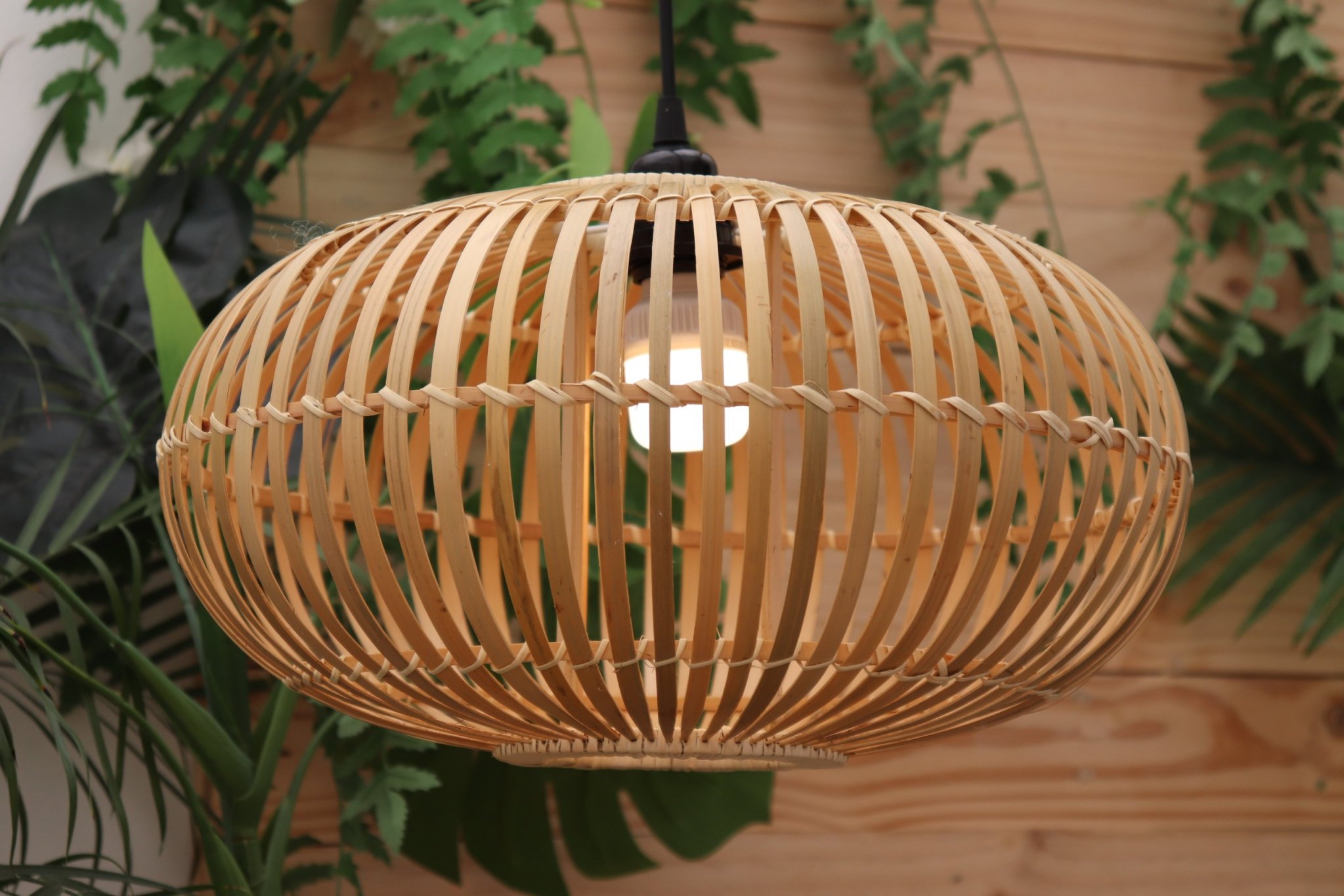 Đèn cầu bằng cật tre