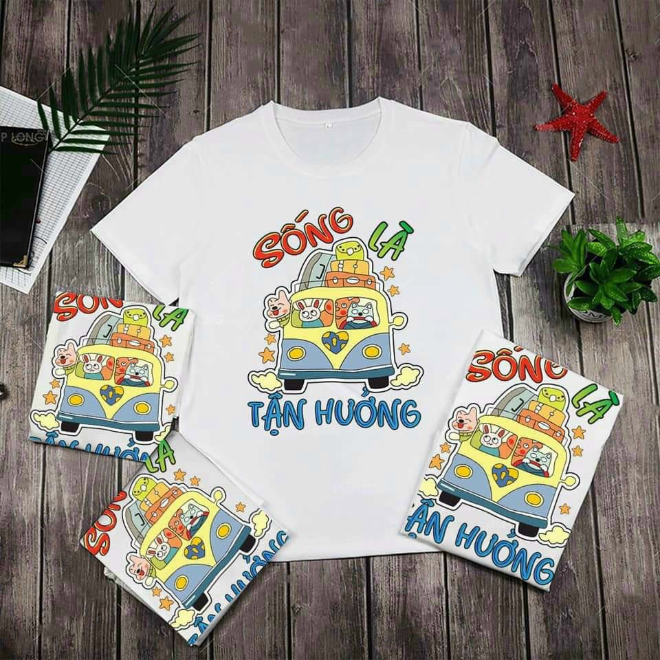 Áo thun in chữ Sống là tận hưởng