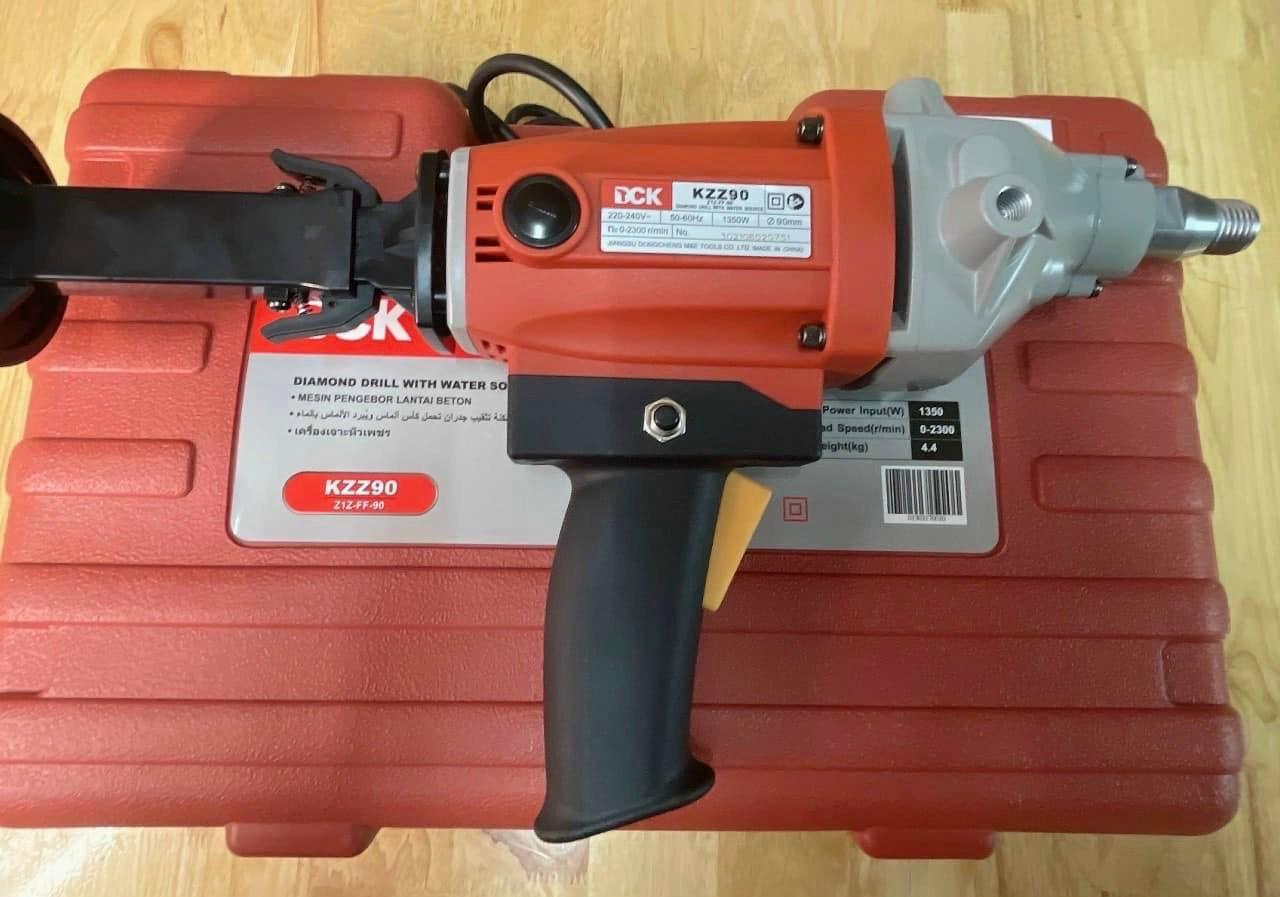 MÁY KHOAN RÚT LÕI BE TÔNG 1400W 90mm DCK KZZ90 - HÀNG CHÍNH HÃNG