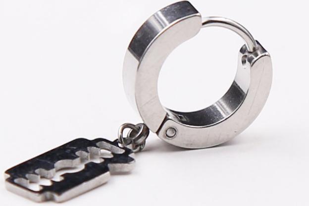 Bông Tai Nam Tòn Ten Lưỡi Lam Titan Ko Rỉ TT 2339 - 1 Cặp