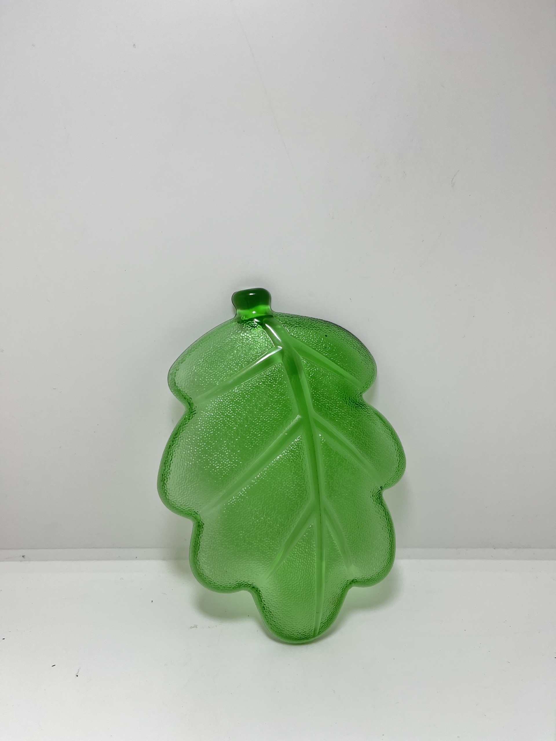 Set 12 đĩa thủy tinh hình chiếc lá - nhỏ gọn - tinh tế - thích hợp dùng đựng bánh, nước chấm, trái cây,...