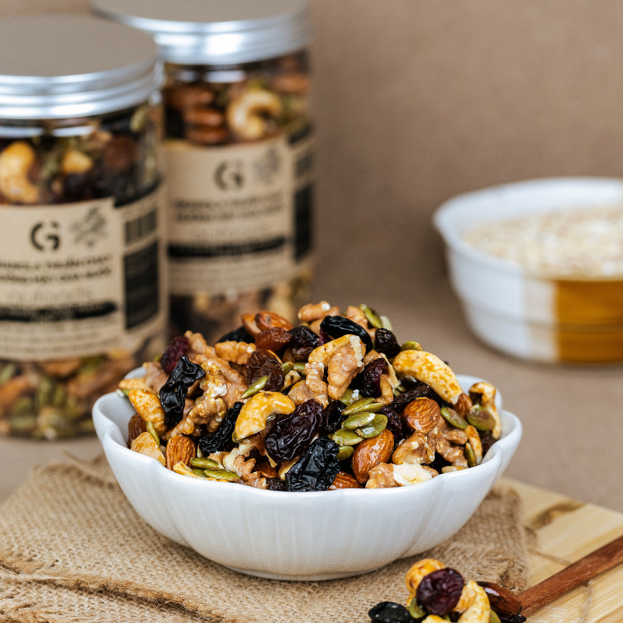 Granola thuần chay nướng mật dừa nước GUfoods - Dinh dưỡng, Tiện lợi, Thơm ngon, Giàu lợi ích sức khỏe
