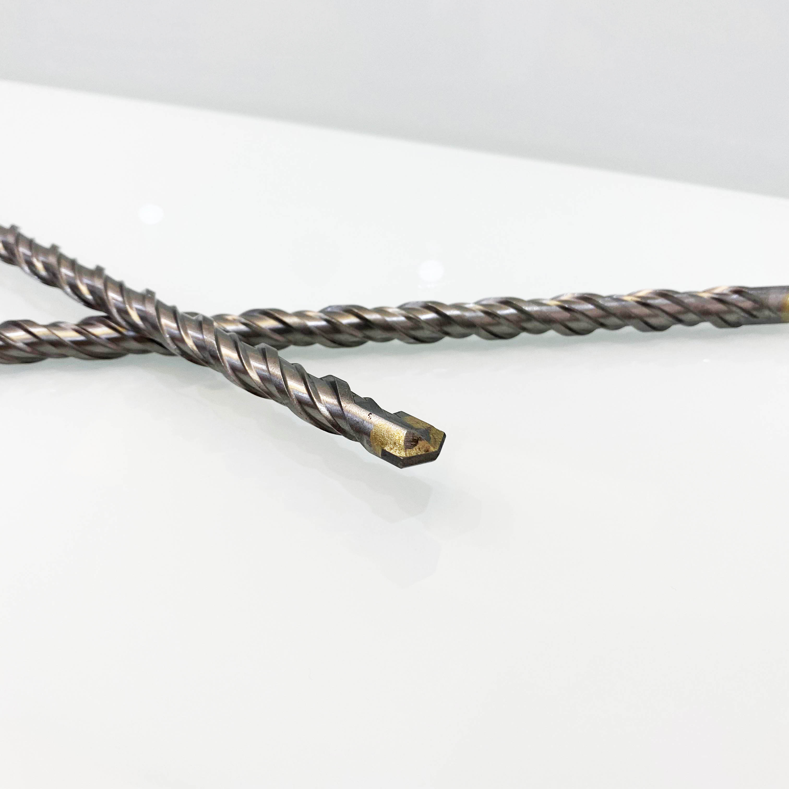 MŨI KHOAN BÊ TÔNG SDS ĐƯỜNG KÍNH PHI Ø12 DÀI 400MM XUYÊN TƯỜNG ĐẦU DẸT KYNKO MKBTXT-12410