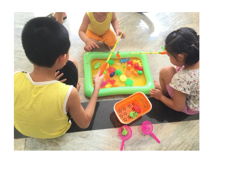 Đồ Chơi Câu Cá Cho Bé Nhiều Con Vật, Có Bể, Bơm Tay và Rổ Cất Gọn