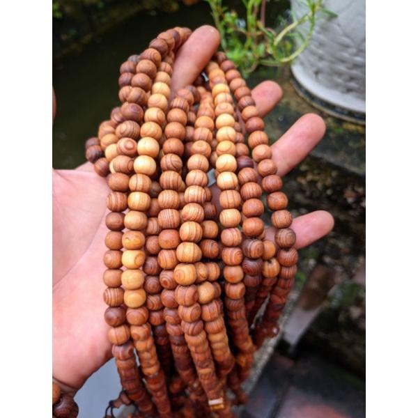 Chuỗi hạt 6ly 8ly gỗ thơm 108 vòng tay nam nữ hoặc đeo cổ ngọc am màu tự nhiên