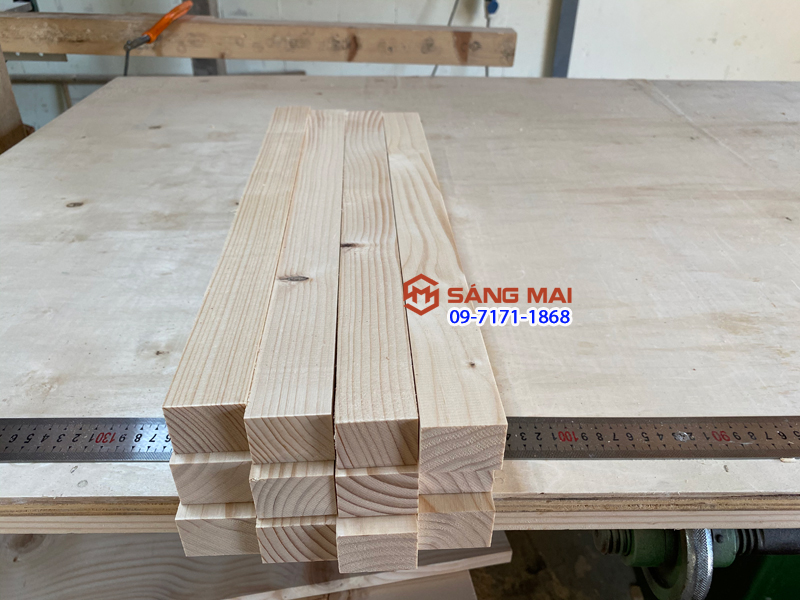 Thanh gỗ thông dày 3cm x 4cm x dài 50cm + láng mịn 4 mặt