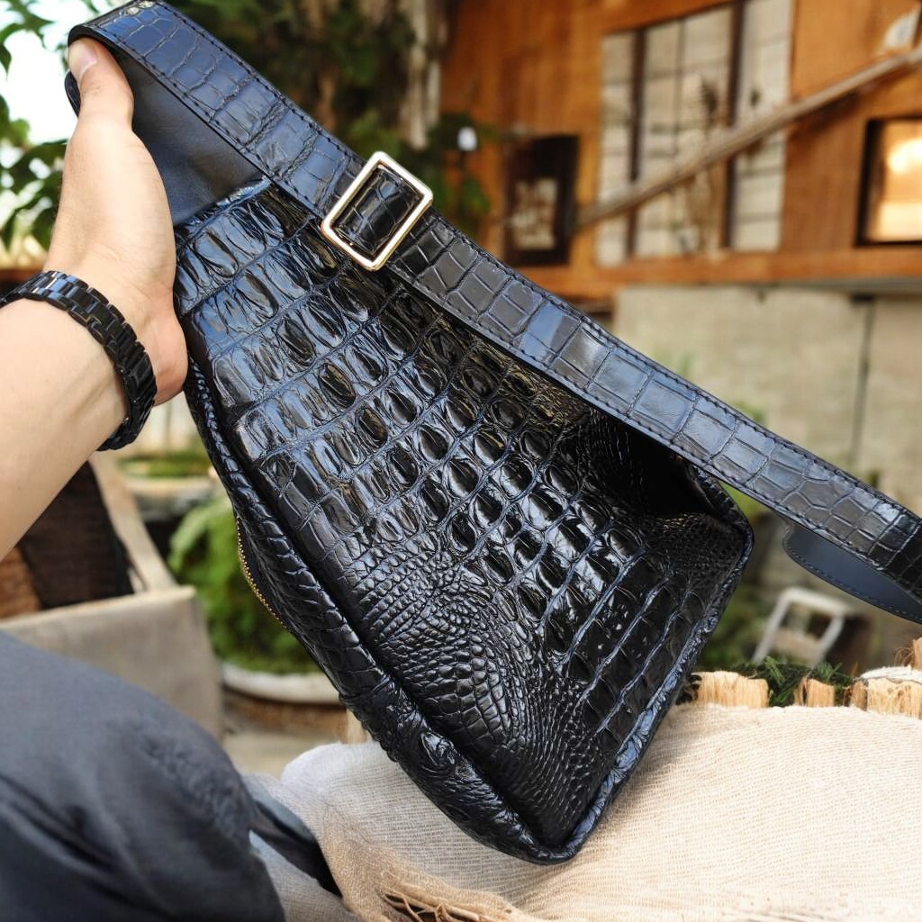 Túi đeo chéo Nam cá tính. Da cá sấu có Móng đẹp nổi bật!