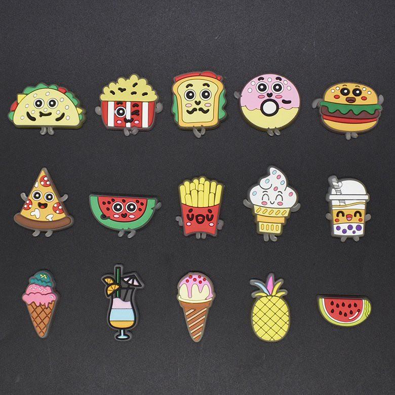 Sticker Jibbitz phản quang tự phát sáng dạ quang gắn dép sục/ dép cá sấu/ gắn dép crocs