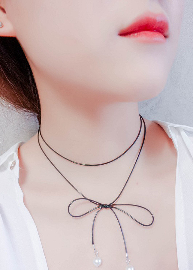 Vòng cổ choker nơ hạt châu đen - DC003