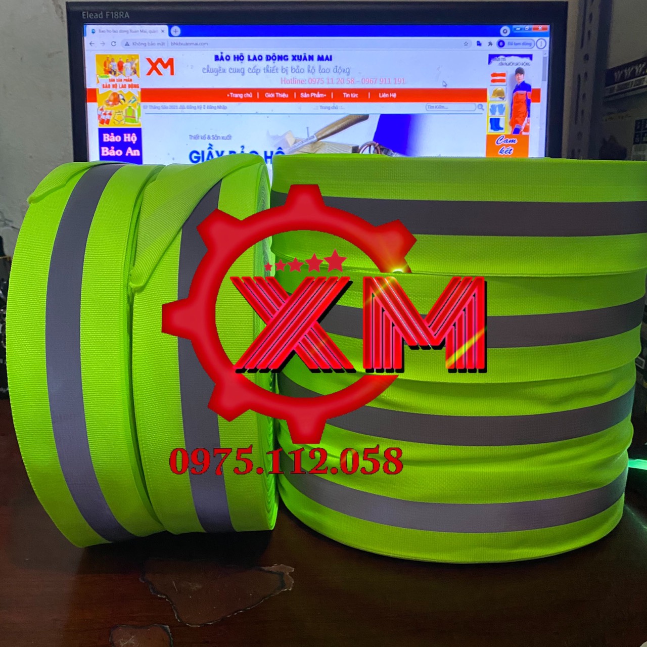 Cuộn phản quang vải màu xanh sọc ghi