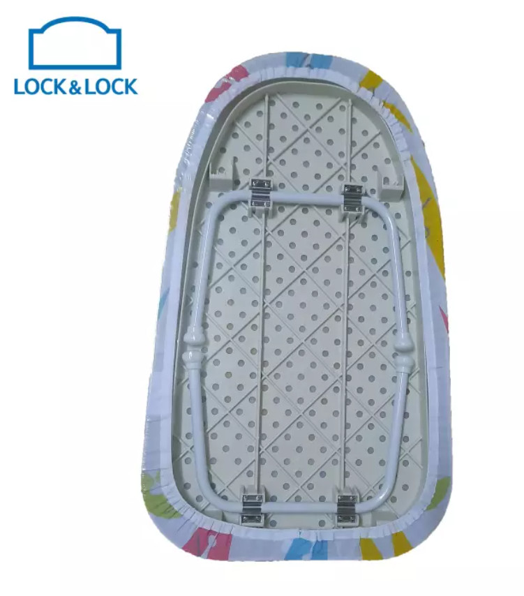 Bàn ủi đồ Lock&amp;Lock ETM524PIN họa tiết ngẫu nhiên) - hàng chính hãng (61x 37x17cm)